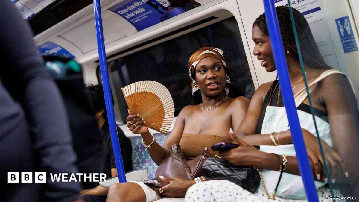 Amber heat health alerts in force as heatwave reaches 35C peak