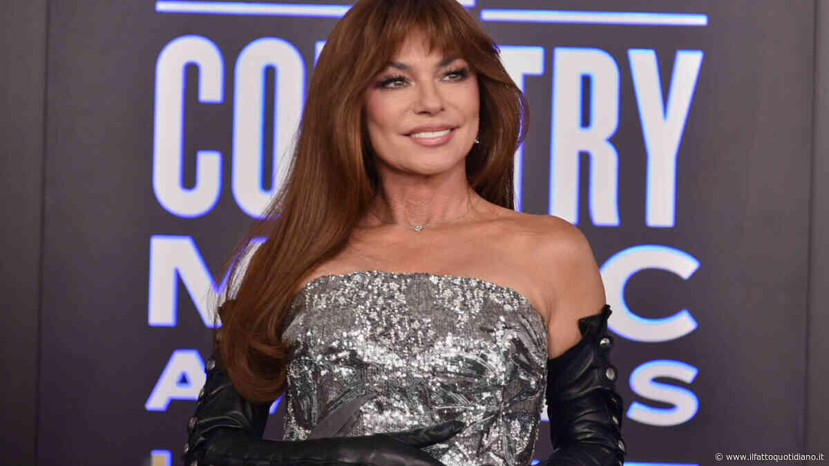 “I miei genitori sono morti in un incidente d’auto, ho divorziato, ho subito un intervento alle corde vocali per la malattia di Lyme. Le mie sfide sono state devastanti. La paura? Mi dà la carica”: così Shania Twain