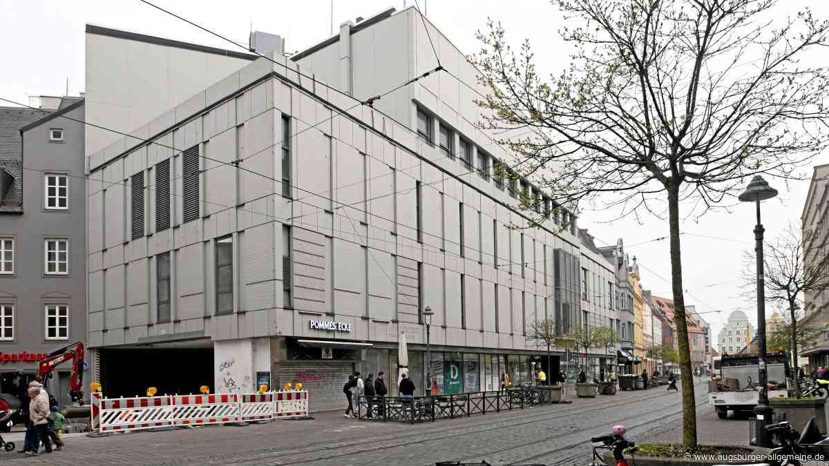 Kommen sich Einzelhandel und Schule im Augsburger Karstadt-Gebäude in die Quere?
