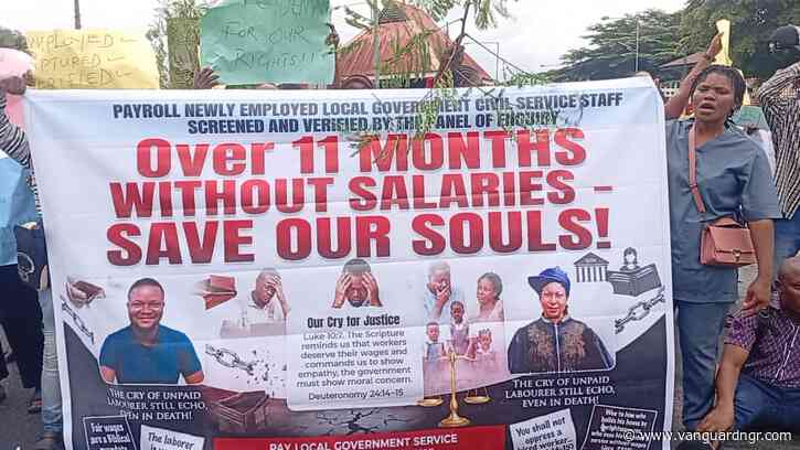 C’River LG workers storm governor’s office over 11 months’ unpaid salaries