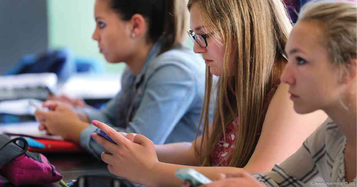 More Americans now support than oppose all-day school cellphone bans