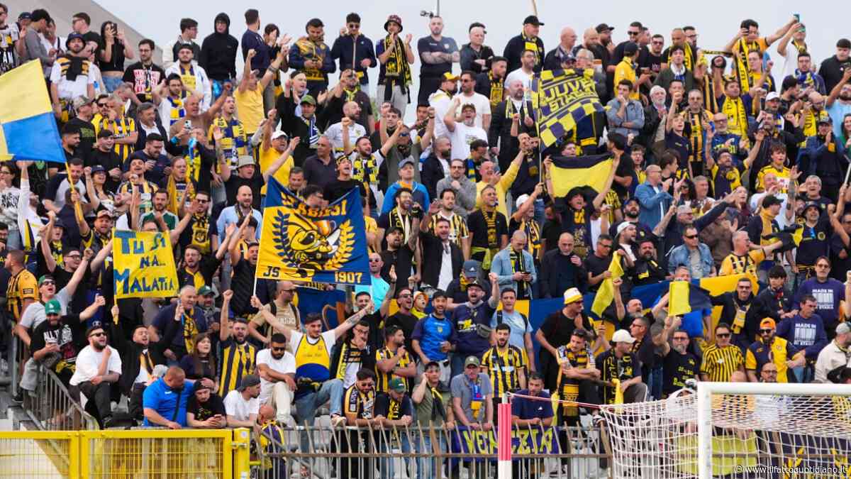 Serie B, la Juve Stabia (per ora) è salva: “Iscrizione in regola, usata liquidità sana”. Archiviato l’esposto, il Bari resta in C