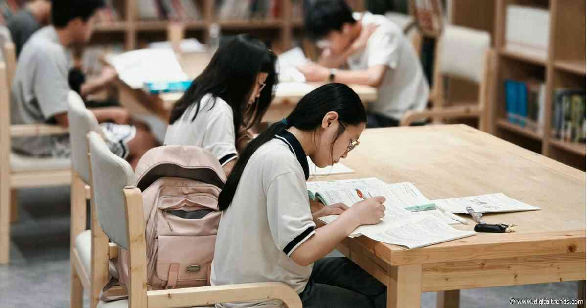 Free AI chatbots are disrupting China’s expensive college counseling industry