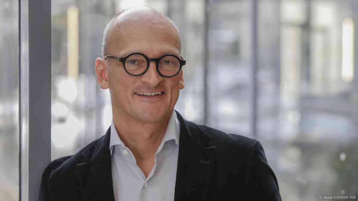 Interview mit Mediaexperte Oliver Hey: Wie Kundenmagazine Nähe und Vertrauen unterstützen