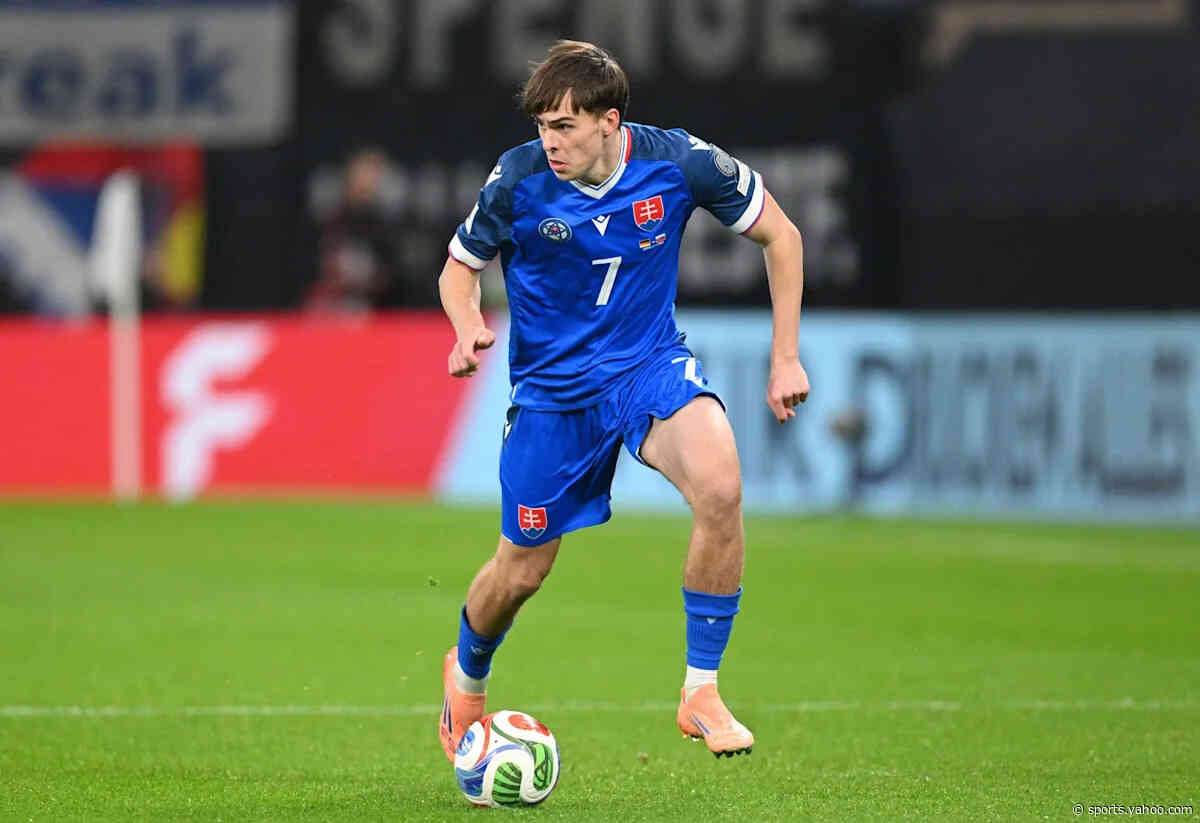 Official | VfB Stuttgart sign Slovak attacking talent Leo Sauer (20)
