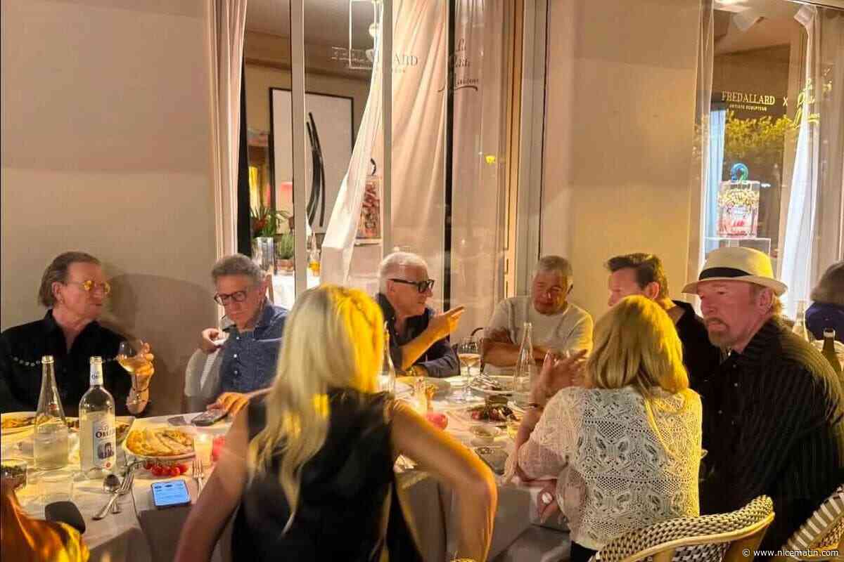 En vacances sur la Côte d’Azur, Bono et The Edge du groupe U2 s’offrent un dîner remarqué dans cette institution de Nice