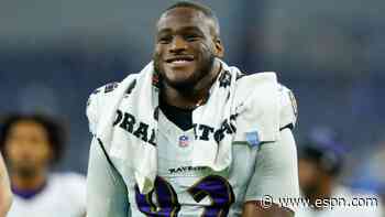 Ravens' Madubuike (neck) returns to practice