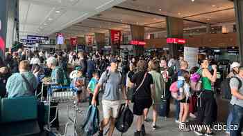 Passenger reports exhaust smell as U.S. customs resume operations at Montreal airport