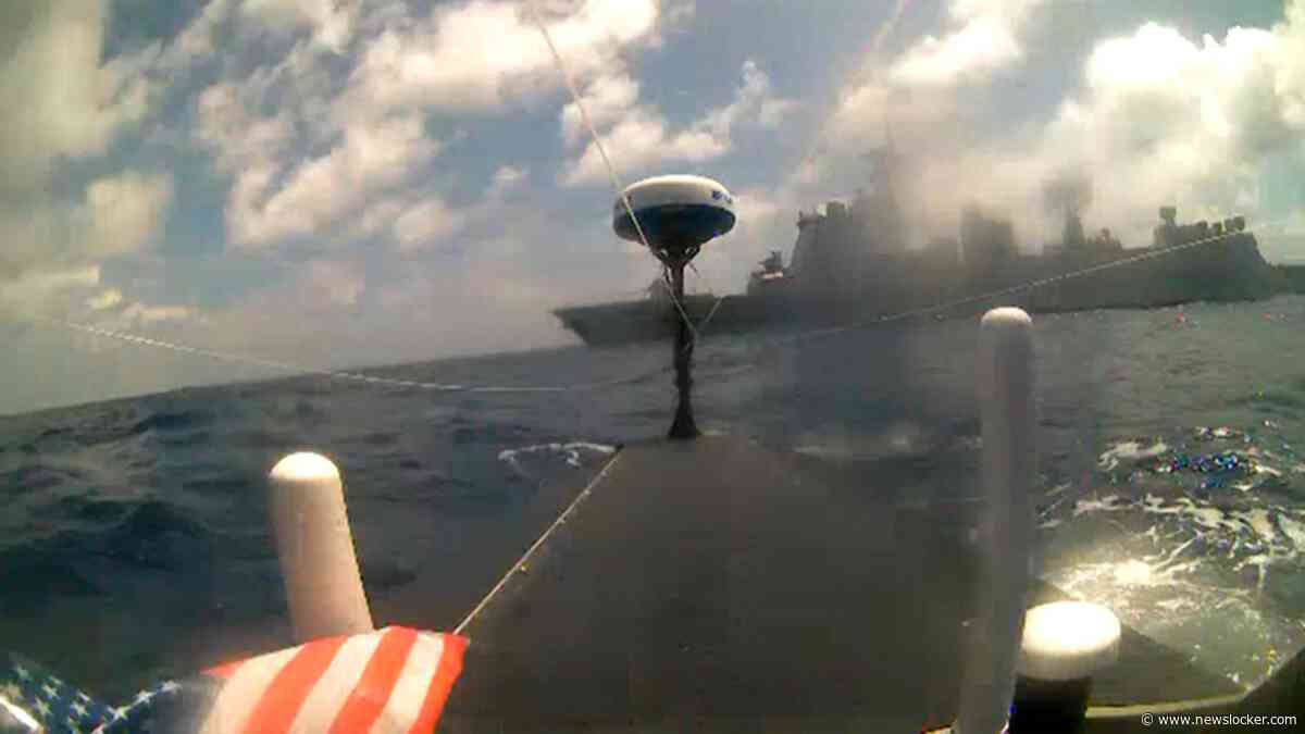 Chinees oorlogsschip gefilmd door zeedrone bij Filipijnen