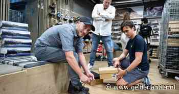 Miljoenen zagen Jamie zijn Vierdaagsekruisje weggeven, nu krijgt hij voor 308,85 euro gloednieuwe schoenen