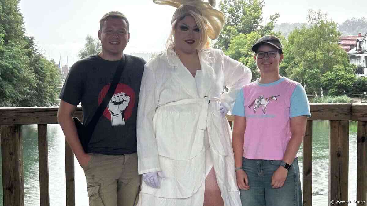Vom Bruder gehasst, vor den Bus geschubst und angezündet: Drag Queen berichtet von Gewalt-Erfahrungen