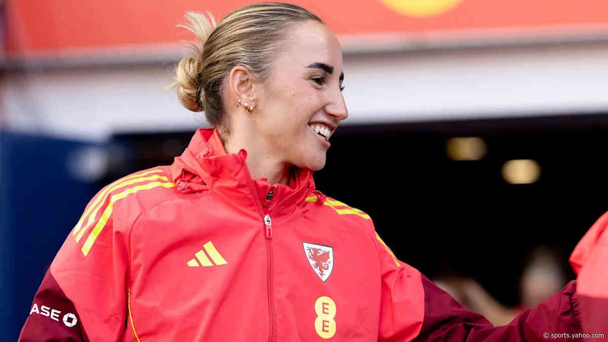 Wales' Francis and Jones join second-tier Wolves