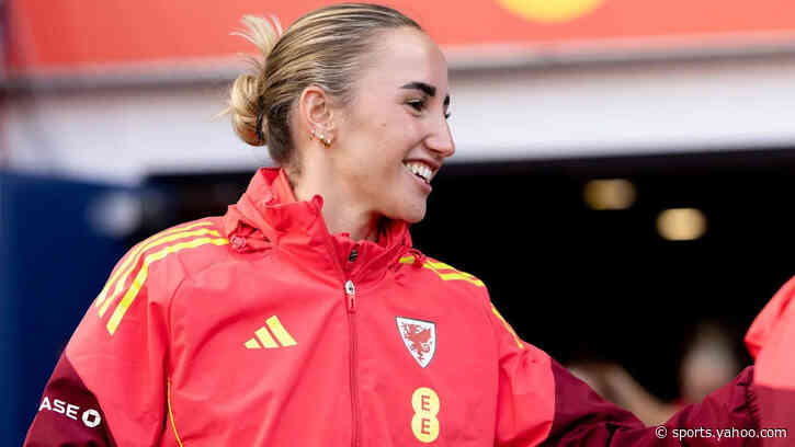 Wales' Francis and Jones join second-tier Wolves