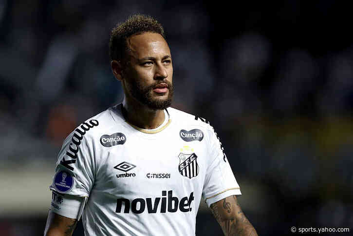 🤣 Today's viral moment: Neymar gets an unexpected kiss