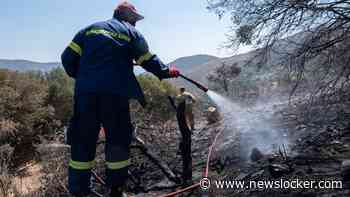 LIVE | Twee brandweerlieden omgekomen bij natuurbrand op Kreta: ’Het vuur is onbeheersbaar geworden’