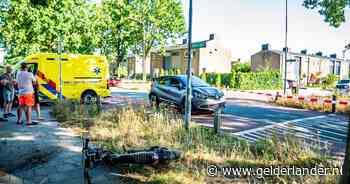 Tweetal op fatbike gewond na botsing met auto