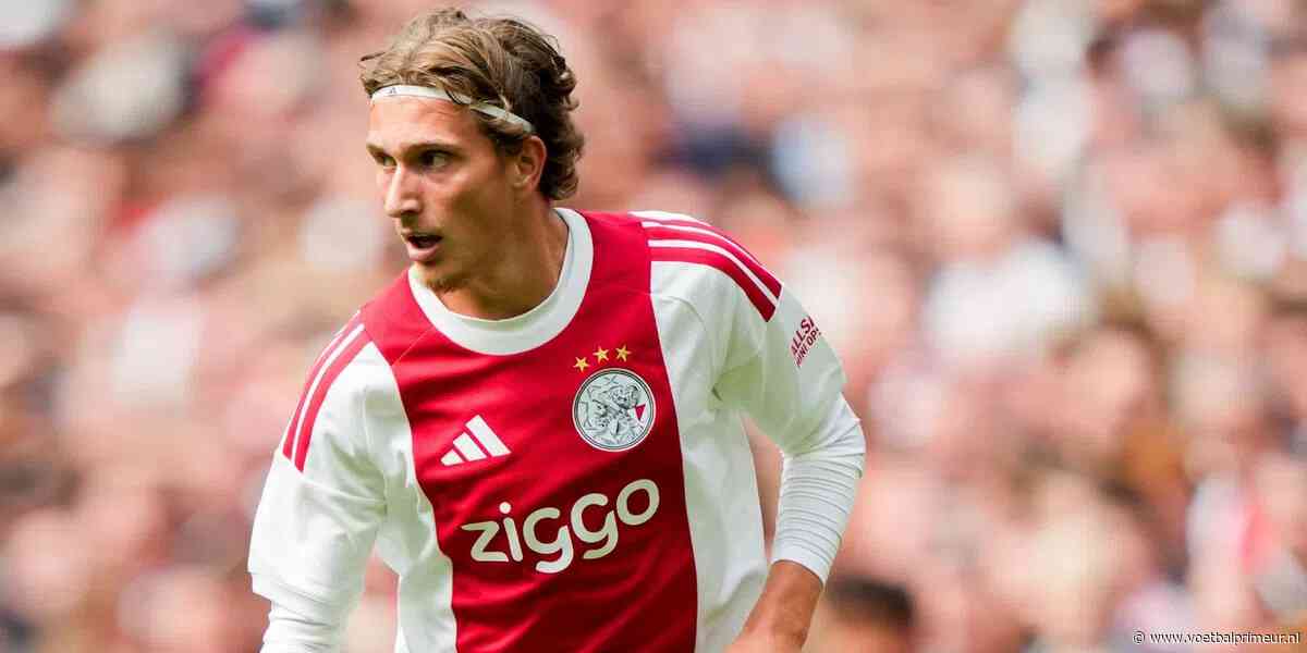 Mika Godts ziet grote meerwaarde bij Ajax: 'Hij neemt de leiding'