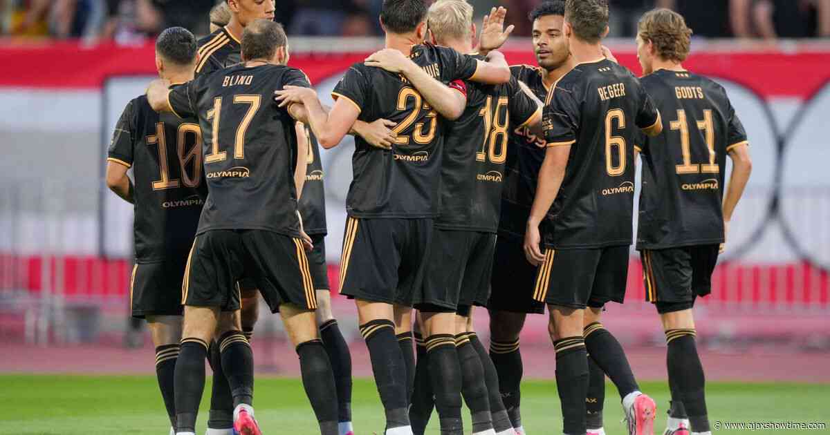 Rondom Ajax: Míchel en spelers bereiden zich in bloedhete Johan Cruijff ArenA voor op FK Vojvodina
