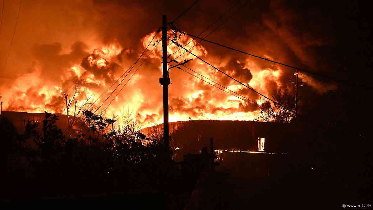 Ferienort wird evakuiert: Waldbrand auf Kreta außer Kontrolle - zwei Feuerwehrleute tot