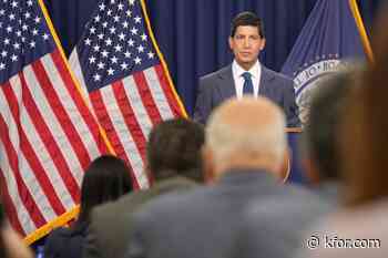 Fed leaves interest rate unchanged but with 3 dissents as Warsh praises 'good family fight'