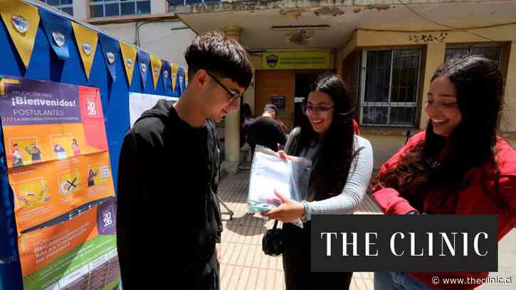 Estudio OCEC-UDP detecta que desempleo de mujeres afecta más a las jóvenes y aumenta entre aquellas con estudios universitarios completos