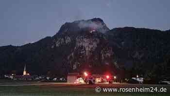 Waldbrand bei Oberwössen: Hunderte Quadratmeter Vegetation in Flammen – Feuer lodert weiter