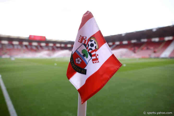 Southampton sign Santos and McInnes