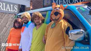 Friends dress as Scooby Doo characters for car race