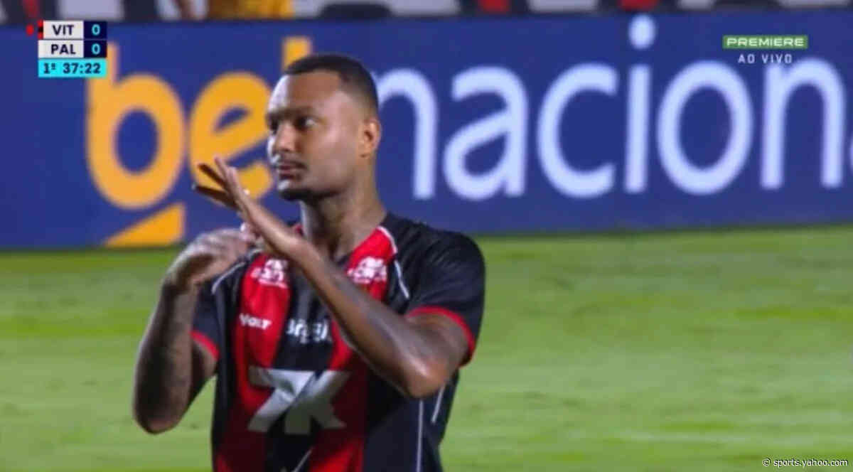 Controversy in the Brasileirão! Player sent off for robbery gesture 🟥