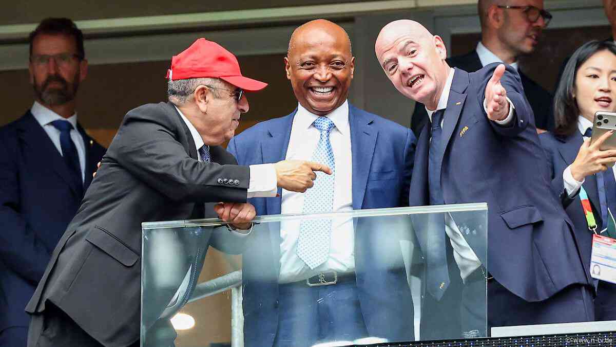 Präsident schwärmt: Afrikas Verband ist offen für Infantinos WM-Verkauf