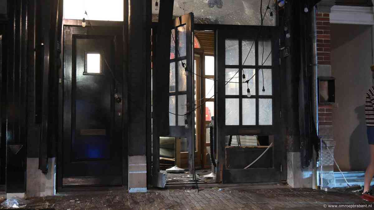 Harde knal in Breda: explosief vernielt gevel restaurant