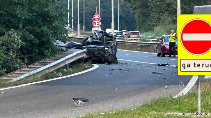 Dode bij ongeval op A27 bij Oosterhout, weg is dicht tot tien uur