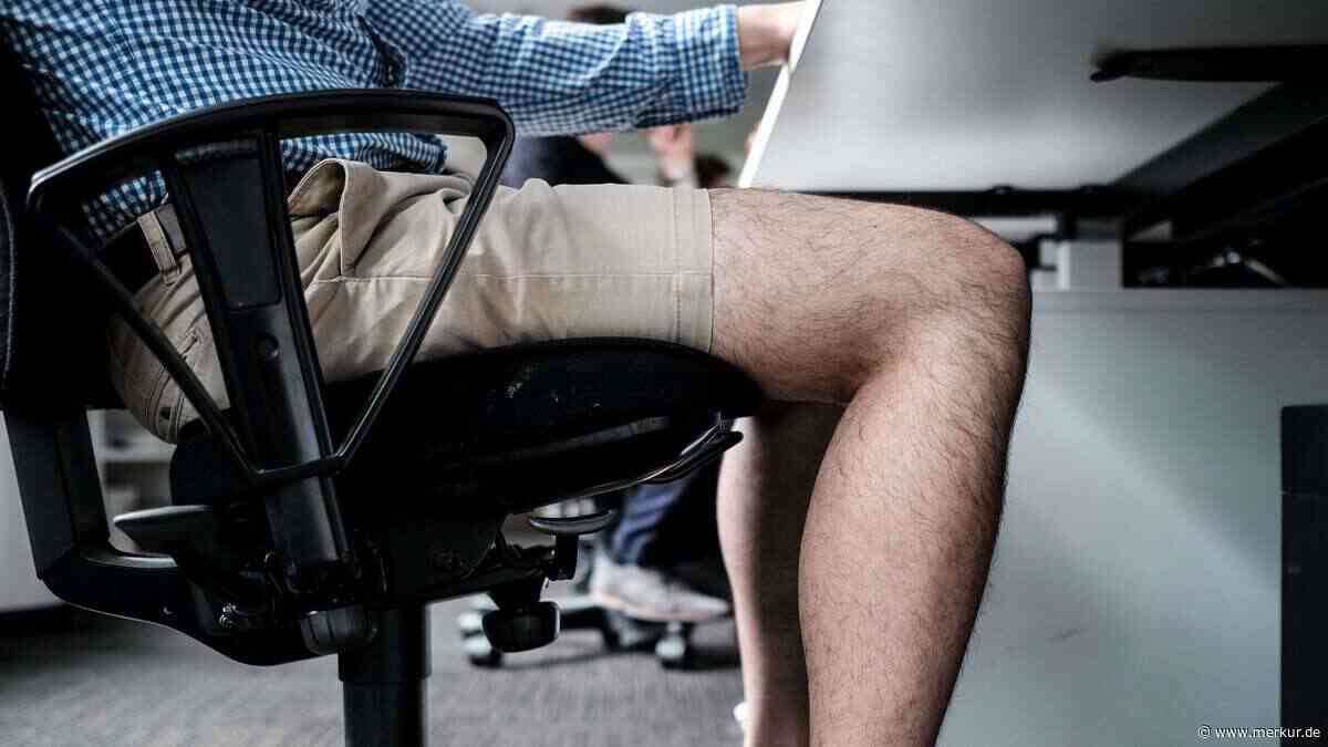 Trotz Mega-Hitze: Knigge-Expertin erklärt, warum Sie im Büro nicht auf das Sakko verzichten sollten