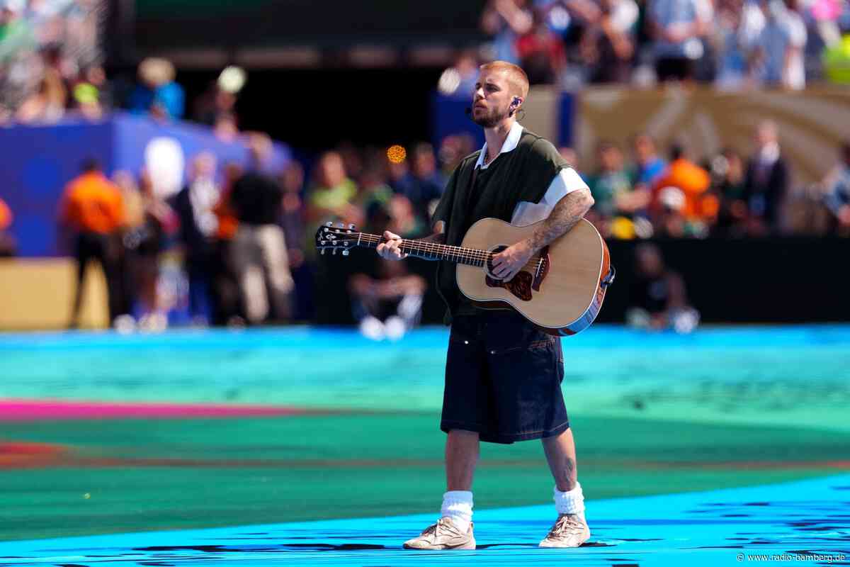 Biebers Sneaker aus WM-Finale für 26.400 Dollar versteigert