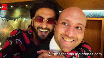 Ranveer poses with 'Indian Trump' Avinash; comedian roasts actor