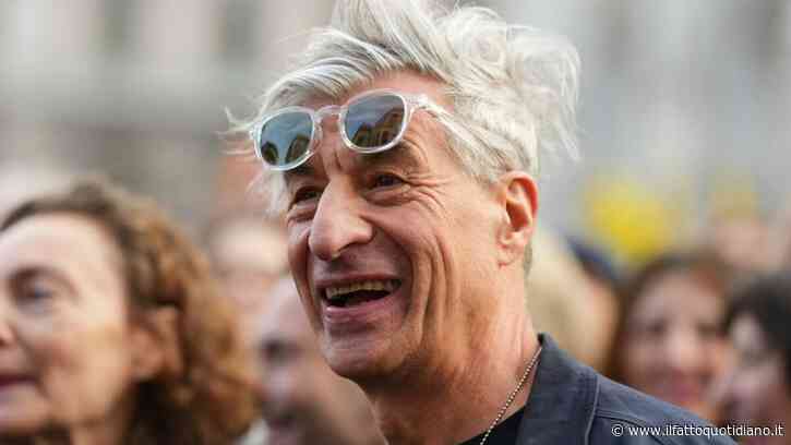 “A Ibiza ho promesso a un amico che avremmo girato tutti i club. Abbiamo trovato una baia dove non c’era nessuno, con due materassi è diventata la nostra base. Ci buttavamo in acqua appena svegli”: lo rivela Maurizio Cattelan
