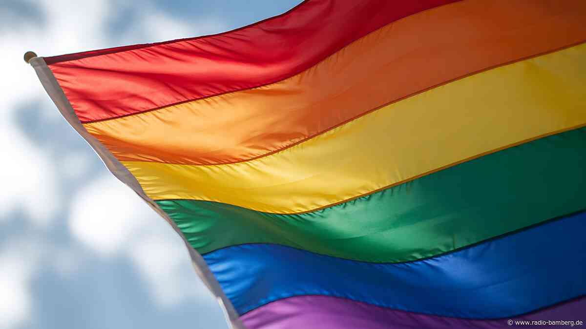 Bamberg: Mahnwache nach Anschlag auf Berliner CSD