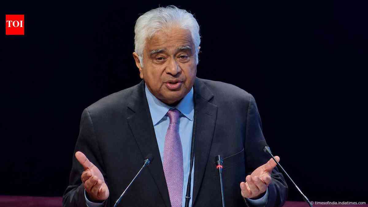 'Criticise govt, don't denigrate India': Harish Salve on dissent and social media