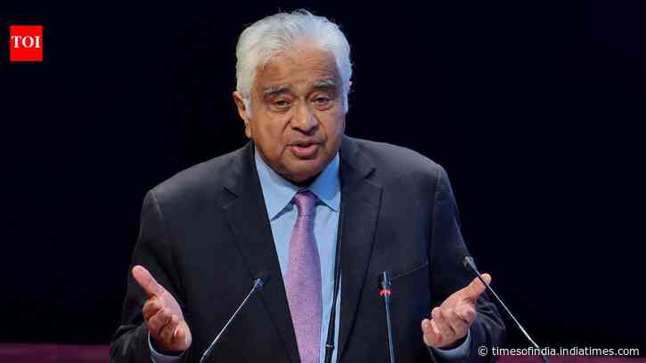'Criticise govt, don't denigrate India': Harish Salve on dissent and social media
