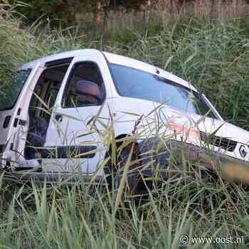 112 Nieuws: Auto in de sloot op N331, bestuurder vertrokken | Bestuurder vlucht na botsing met tractor in Sibculo