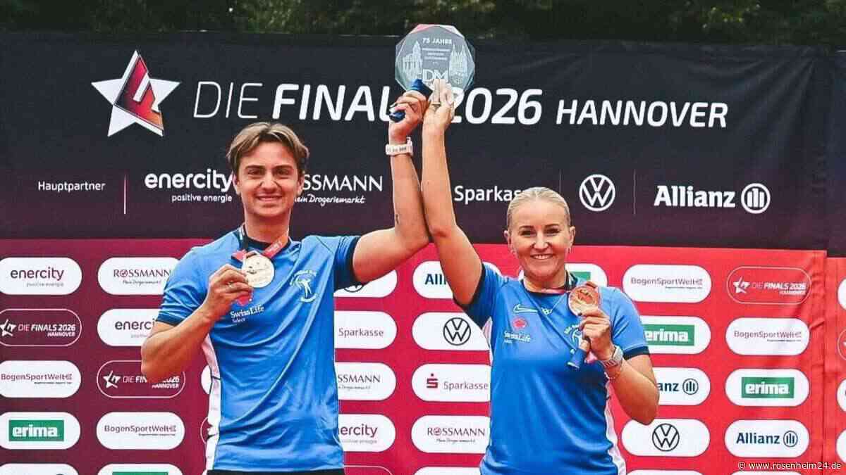 „Es ist ein kleiner Traum“: Heimisches Duo setzt sich in Hannover die Bogensport-Krone auf