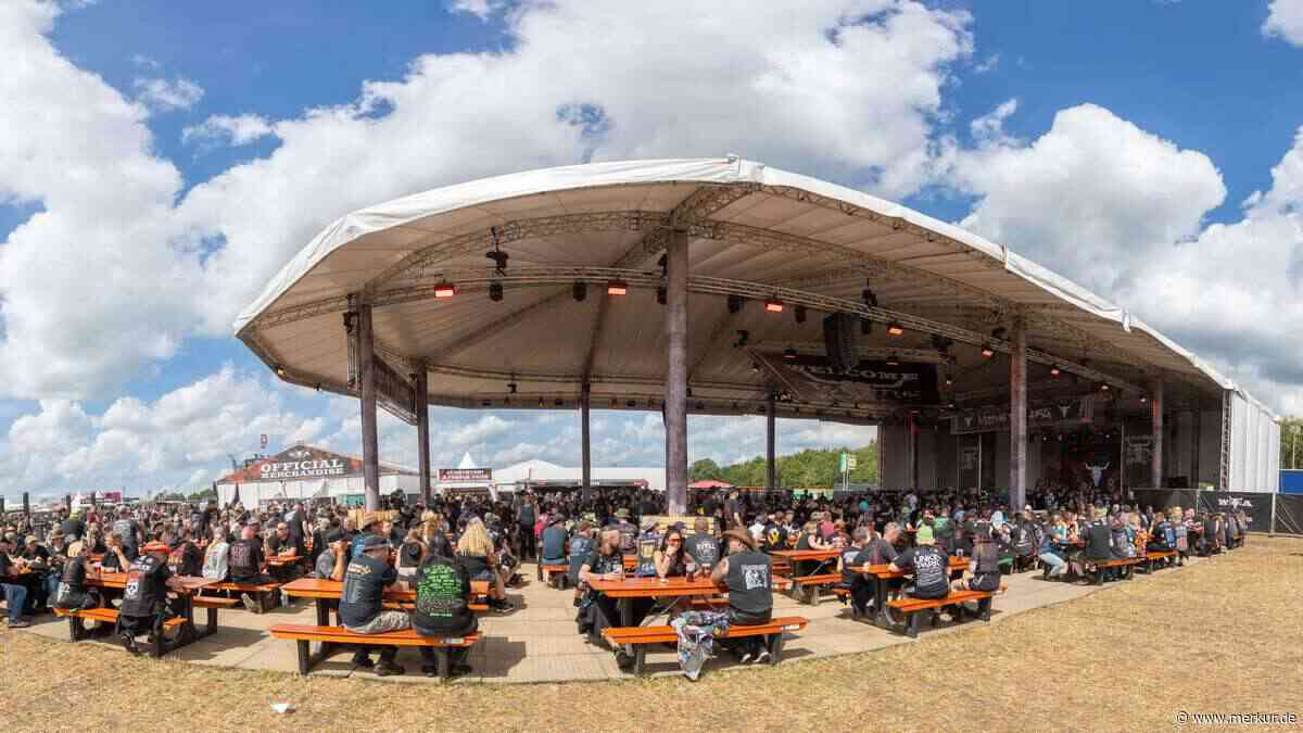 Wacken wechselt Bier: Bekannte Marke fällt bei vielen durch – Camper verschenken sogar ihre Vorräte