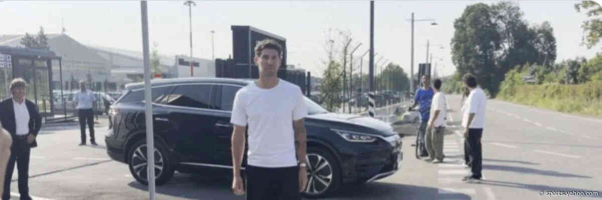 Video: Stones arrives in Milan for Inter medical