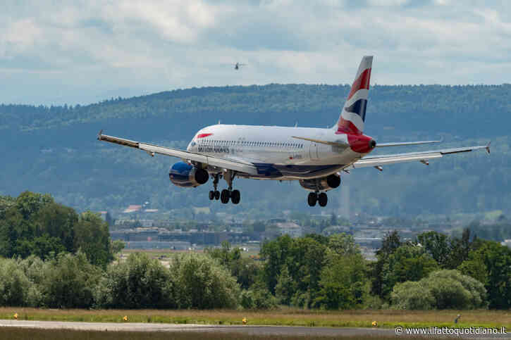 “Mai visto niente del genere”: aereo British Airways precipita in picchiata su Londra, il comandante salva 180 persone in extremis. Ecco cos’è successo