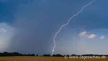 Kräftige Gewitter und Sturmböen nach Hitze erwartet