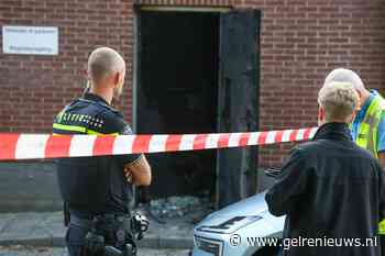 Man (22) aangehouden na brand in tabakszaak