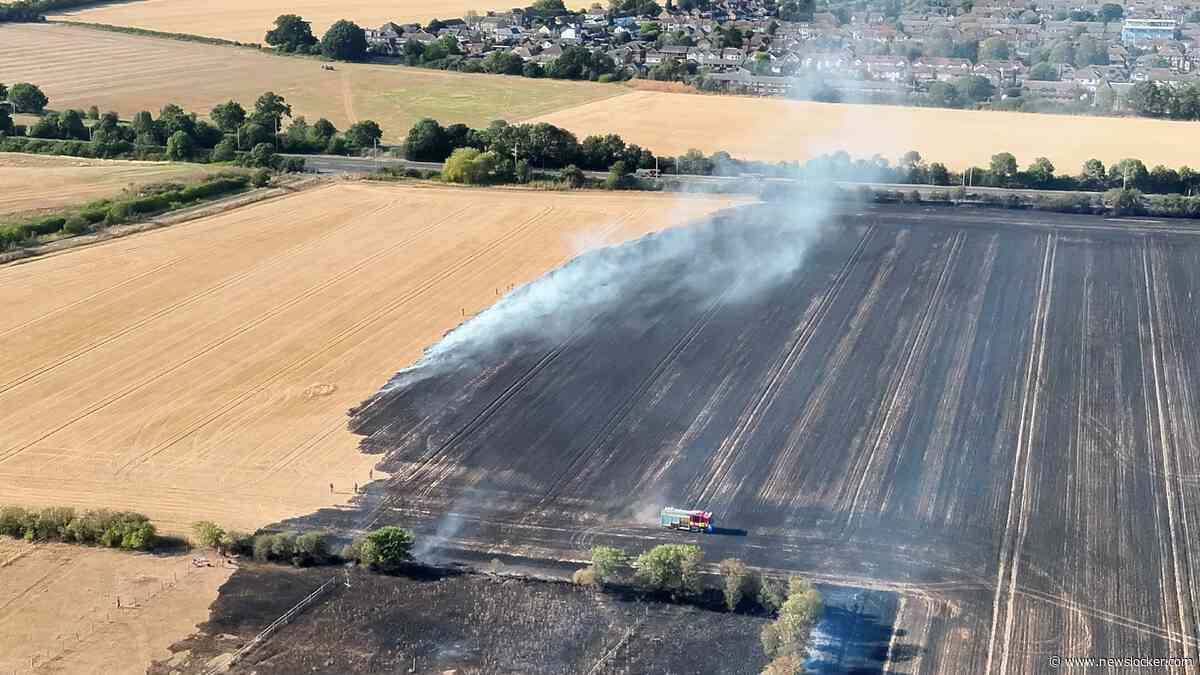 LIVE | Ook Engeland geteisterd door natuurbranden: honderden vakantiegangers geëvacueerd