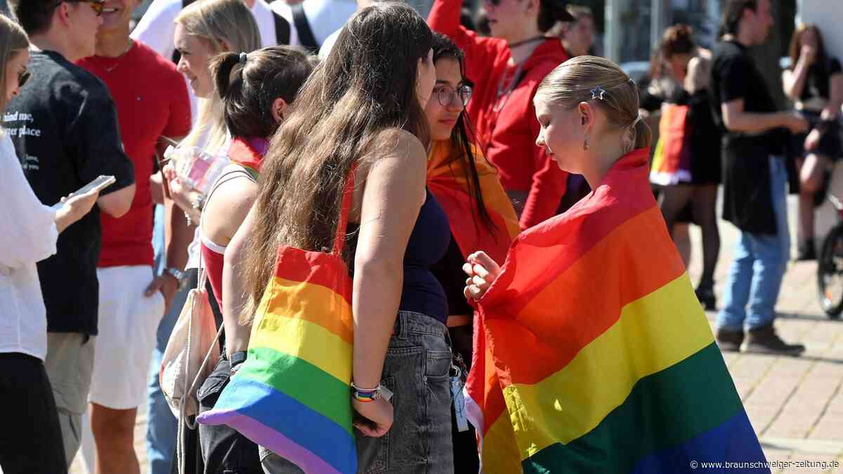 „Es wird gesellschaftlich tabuisiert“: Was queere Menschen in Wolfsburg erleben