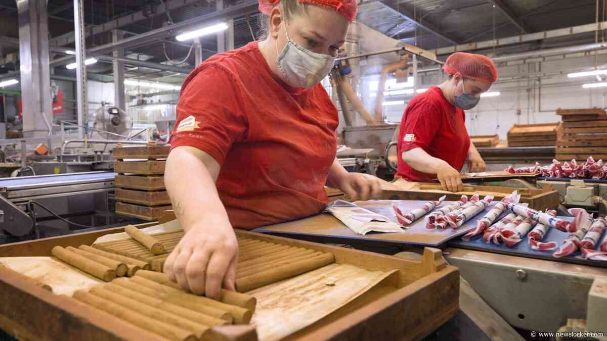 Consument moppert over hoge prijzen, maar stut economie door ondanks alles toch meer geld uit te geven