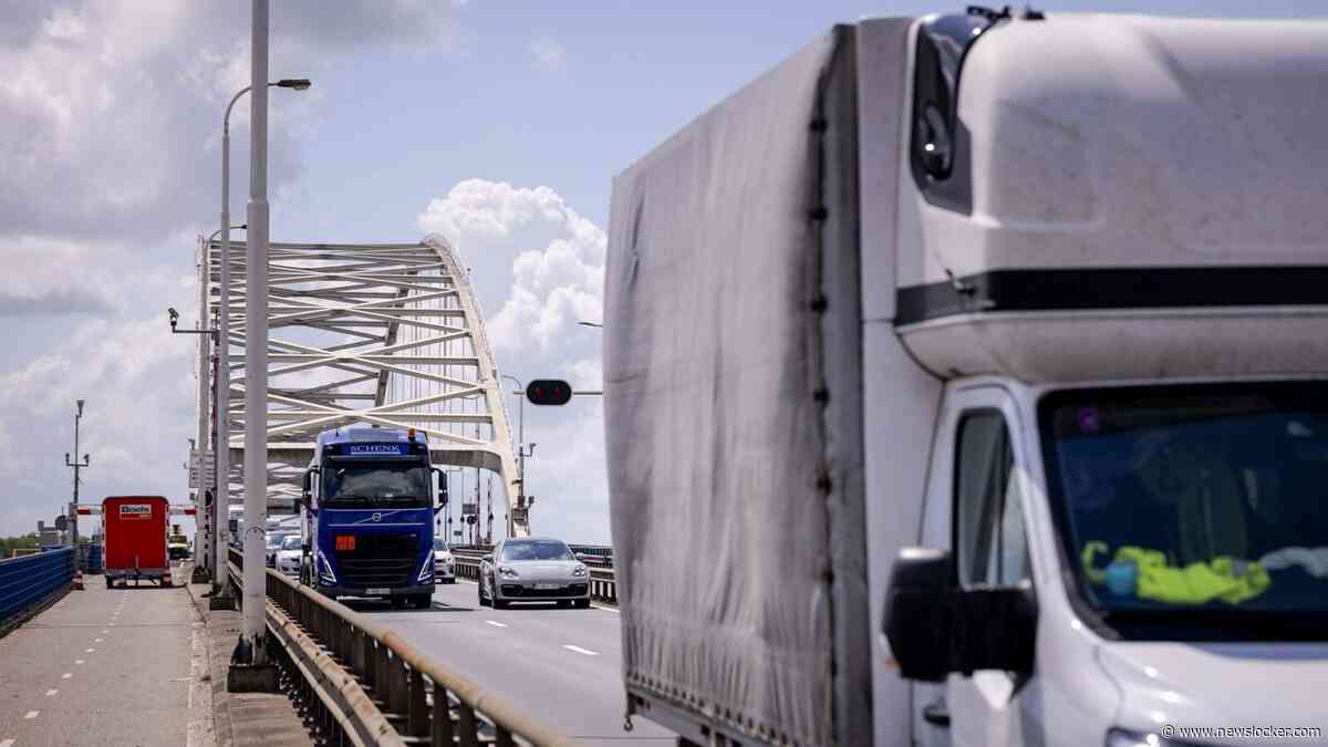 Bijna 100 boetes voor vrachtverkeer op Merwedebrug: CJIB grijpt in
